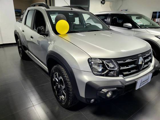 RENAULT OROCH 1.3 TCE FLEX OUTSIDER X-TRONIC RENAULT OROCH 1.3 TCE FLEX OUTSIDER X-TRONIC